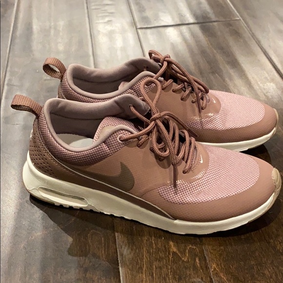 Nike Women's Low-Top Trainers size 6.5 - Picture 2 of 4